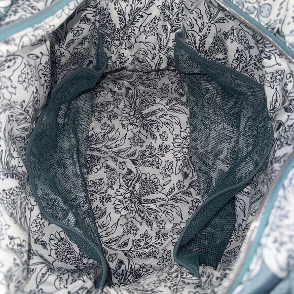 Vera Bradley Grand Weekener in Performance Twill Tiger Lily Blue Oar NWT - Picture 10 of 10